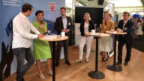 Lucia Puttrich auf der Bühne in Korbach