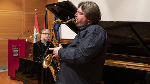 Saxophonist Liudas Mockūnas beim 13. Europäischen Salon mit Litauen Saxophonist Liudas Mockūnas beim 13. Europäischen Salon mit Litauen