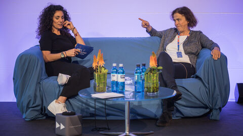 Blaues Sofa mit Dr. Ursula Sautter Hey, Europe! Festival am 24.09.2022 in Hanau