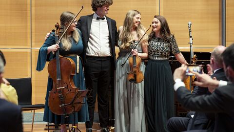 14. Europäischer Salon mit Irland Irische Künstler versammelt vor dem Publikum