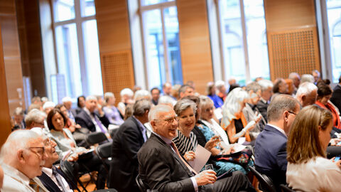 3. Europäischer Salon mit Italien - Alle Gäste im Büchnersaal der Hessischen Staatskanzlei Alle Gäste im Büchnersaal der Hessischen Staatskanzlei