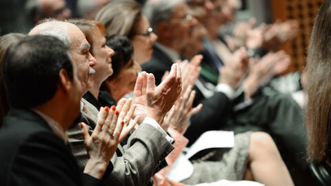 4. Europäischer Salon mit Frankreich - applaudierde Gäste 