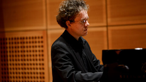 1. Europäischer Salon mit Slowakei - Jakub Čižmarovič am Klavier Jakub Čižmarovič am Klavier