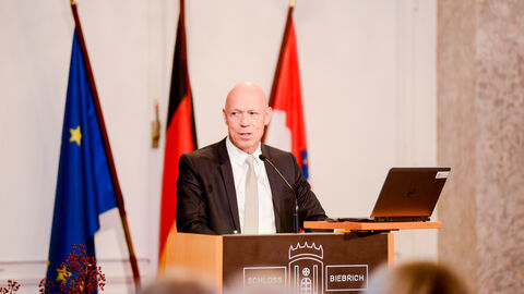 Hessischer Europaempfang am 01.11.2016 in Wiesbaden - Gastredner des Abends Dr. Rolf Densing, Leiter des ESOC in Darmstadt Gastredner des Abends Dr. Rolf Densing, Leiter des ESOC in Darmstadt