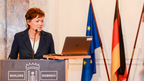 Hessischer Europaempfang am 01.11.2016 in Wiesbaden - Europaministerin Lucia Puttrich spricht ein Grußwort Europaministerin Lucia Puttrich beim Hessischen Europaempfang