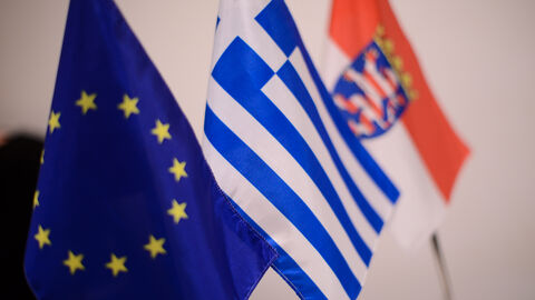 Europäische, griechische und hessische Flaggen 