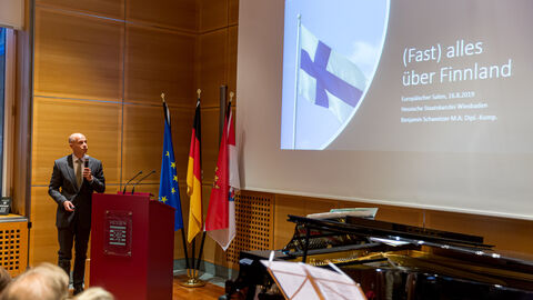 PowerPoint Präsentation des Landes Finnland im Büchnersaal
