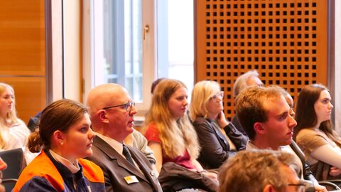 Gäste der Europäischen Hausparlamente in der Hessischen Staatskanzlei