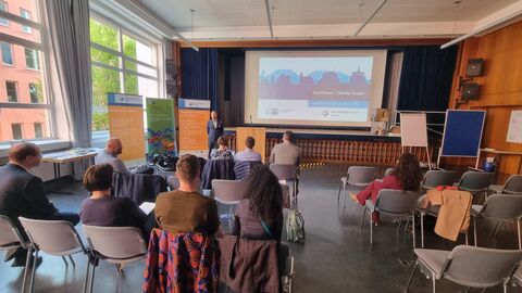 Kooperationsveranstaltung des Europe Direct NordOstHessen und der Hessischen Staatskanzlei: „Europäische Kompetenzen in der Region: Talente finden – Kompetenzen erkennen – Menschen fördern“ Kooperationsveranstaltung des Europe Direct NordOstHessen und der Hessischen Staatskanzlei: „Europäische Kompetenzen in der Region: Talente finden – Kompetenzen erkennen – Menschen fördern“