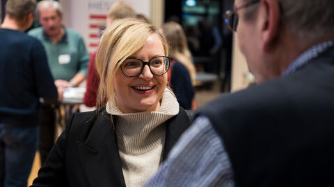 Austausch der Gäste im Rahmen des Multiplikatorentreffens am 08.12.2023 iim Regierungspräsidium Kassel Austausch der Gäste im Rahmen des Multiplikatorentreffens am 08.12.2023 iim Regierungspräsidium Kassel
