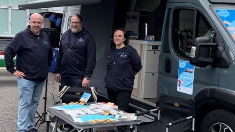 Mitarbeitende des RoOF-Mobils