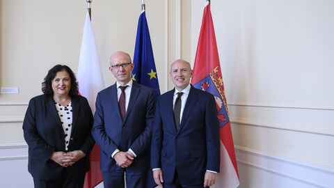 Europastaatssekretärin Karin Müller, Generalkonsul Marek Głuszko und Europaminister Manfred Pentz